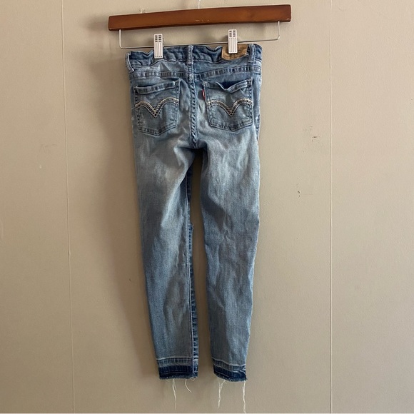 Levi’s Distressed 710 Super Skinny - Picture 2 of 6